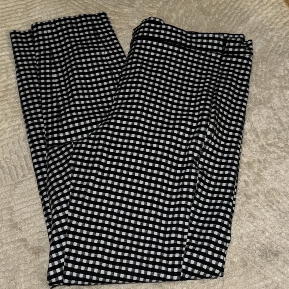 Banana Republic Devon Sz 10 plaid / checkers black white  flat front ankle pants - Picture 1 of 5